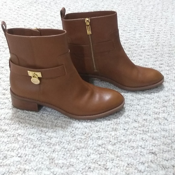 MICHAEL Michael Kors Shoes - 💕Michael Kors 7 tan leather upper ankle boots